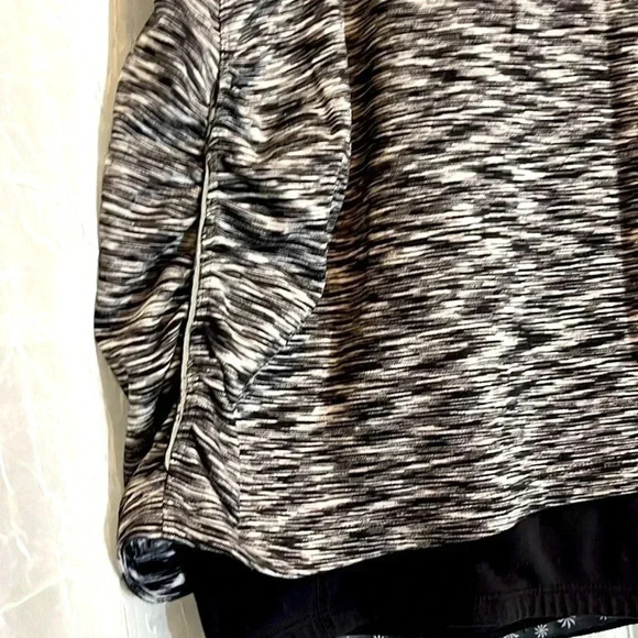 ATHLETA Women’s XL Running Tennis Mini Skirt Shorts Black White Zipper Pocket - Picture 2 of 9